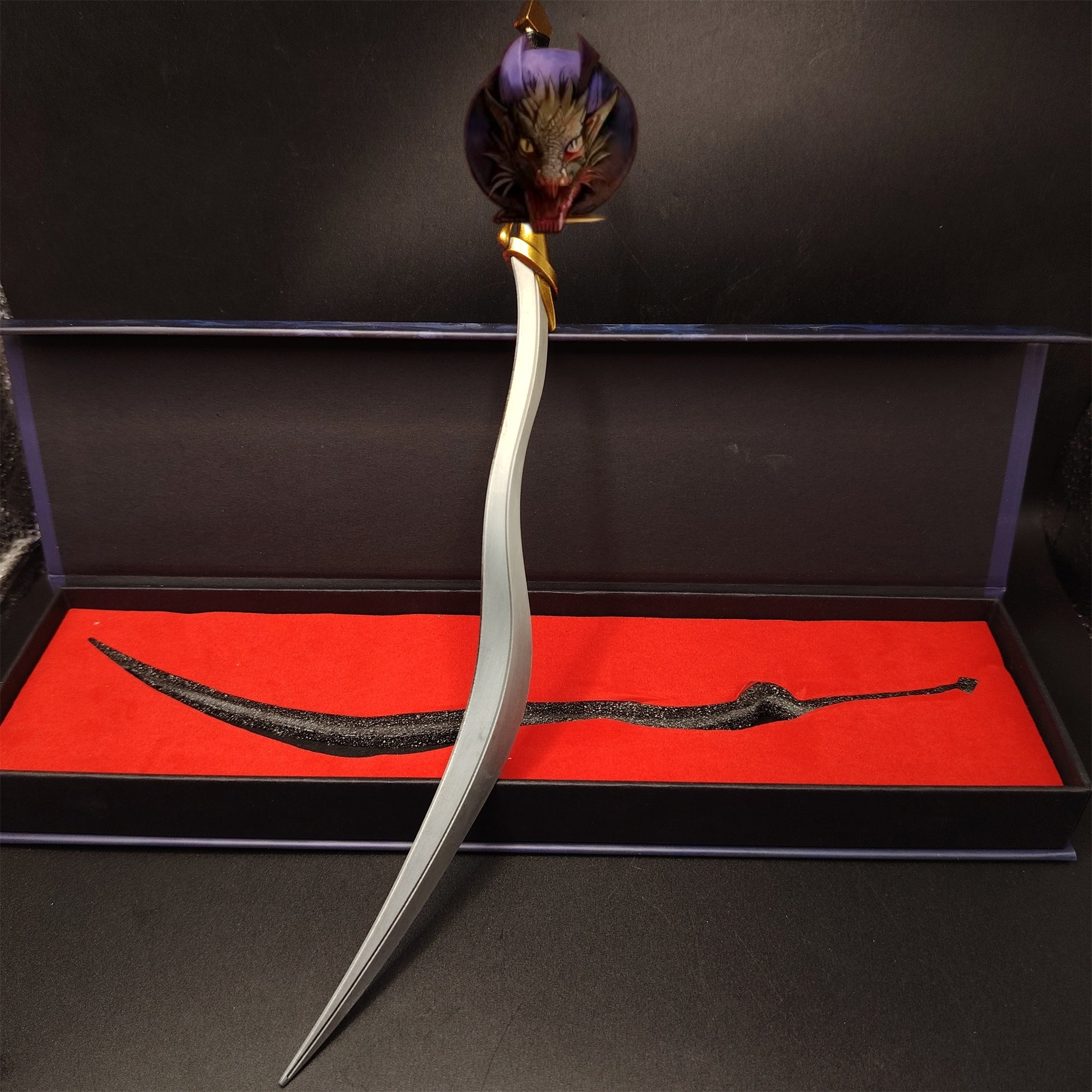ER Bloodhound's Fang Metal Replica With Gift Box