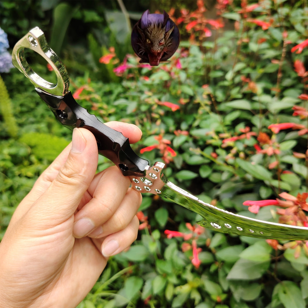 Re8 Metal Chris Karambit Metal Replica