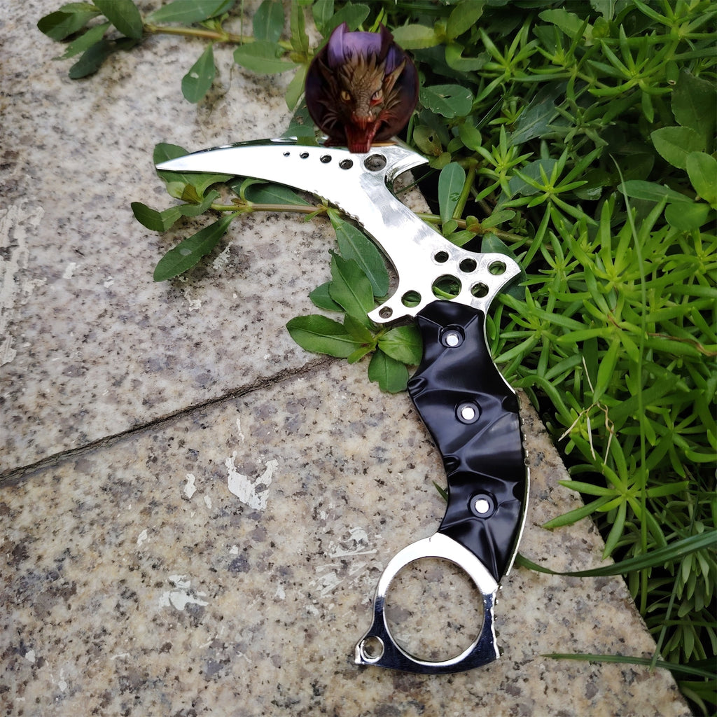 Re8 Metal Chris Karambit Metal Replica