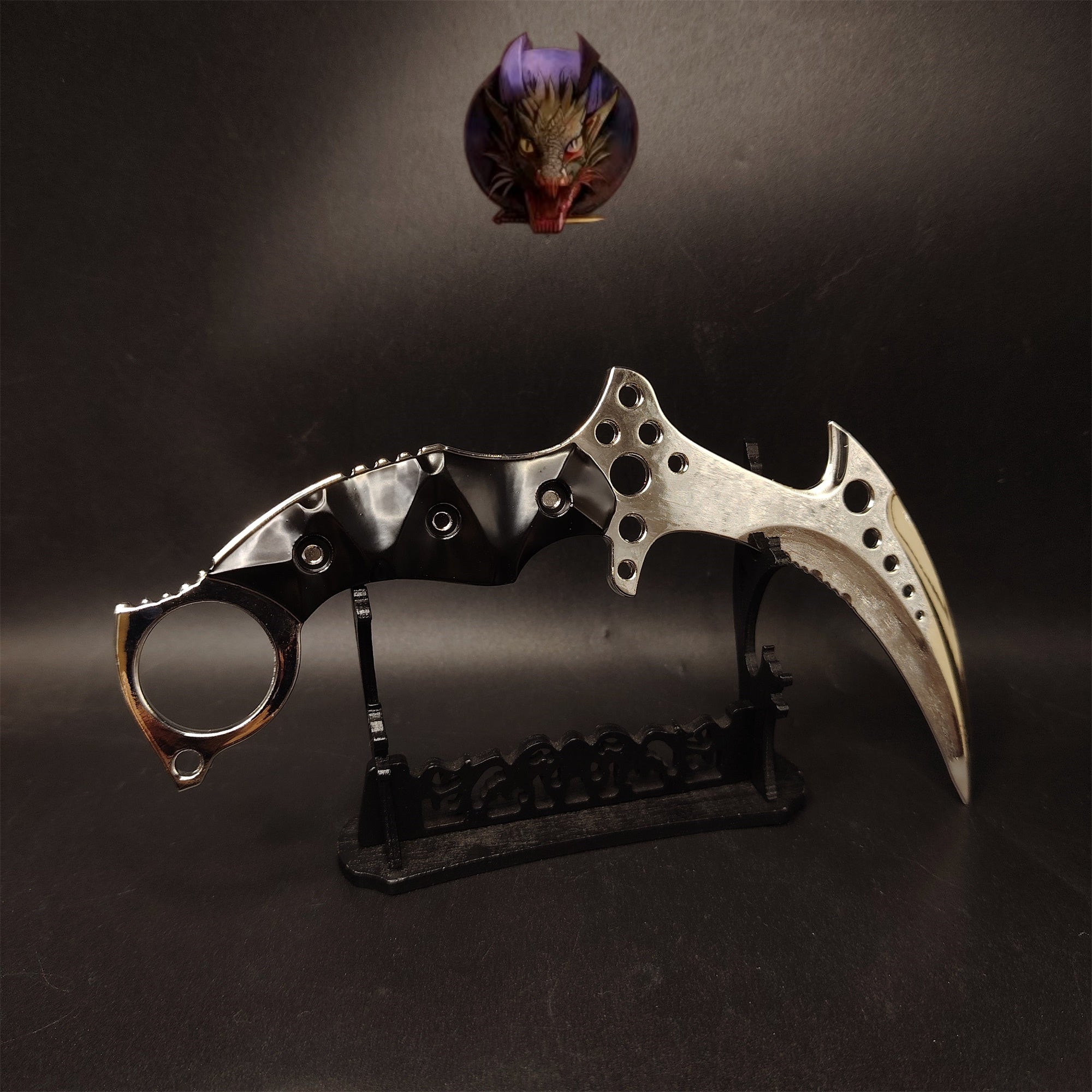 Re8 Metal Chris Karambit Metal Replica
