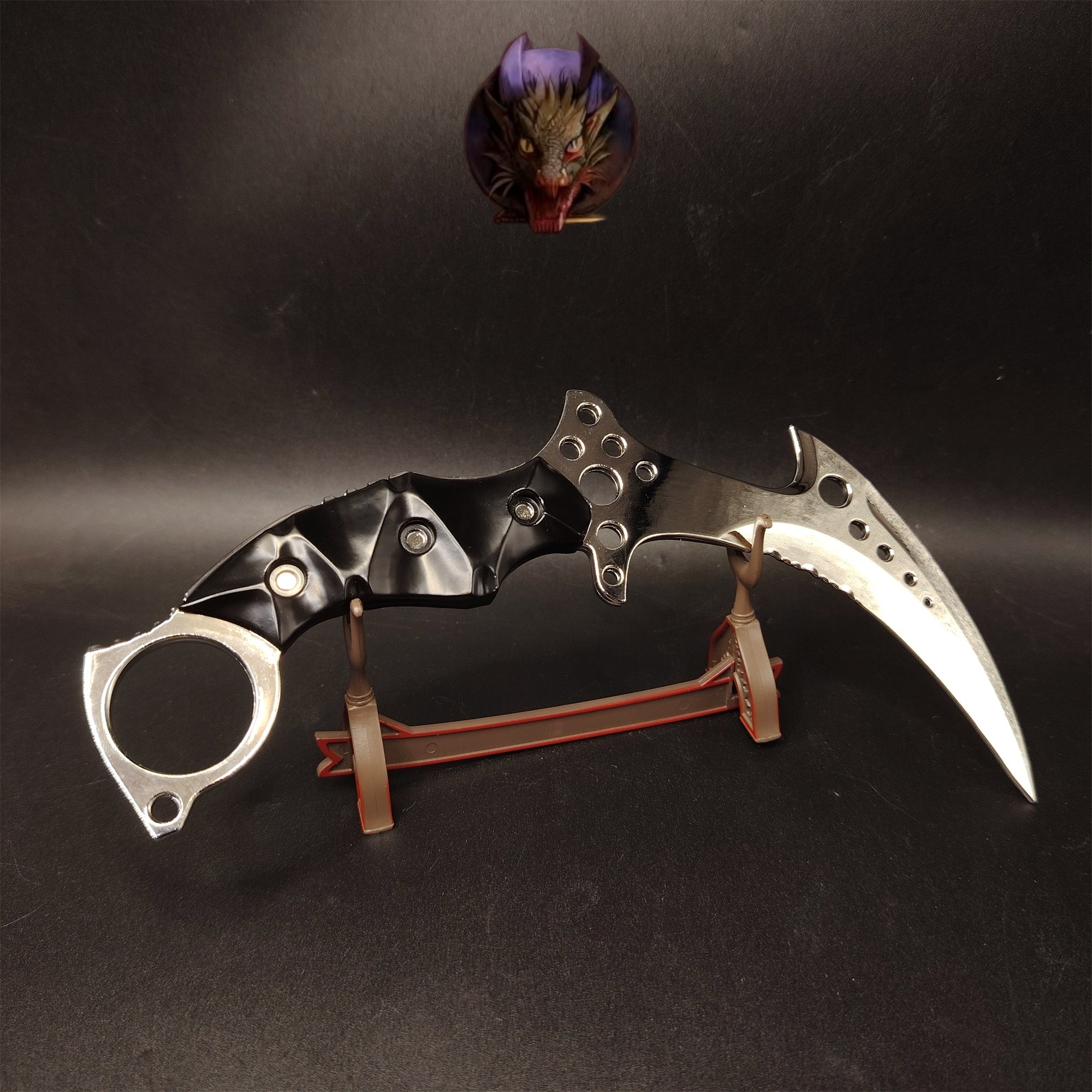 Re8 Metal Chris Karambit Metal Replica