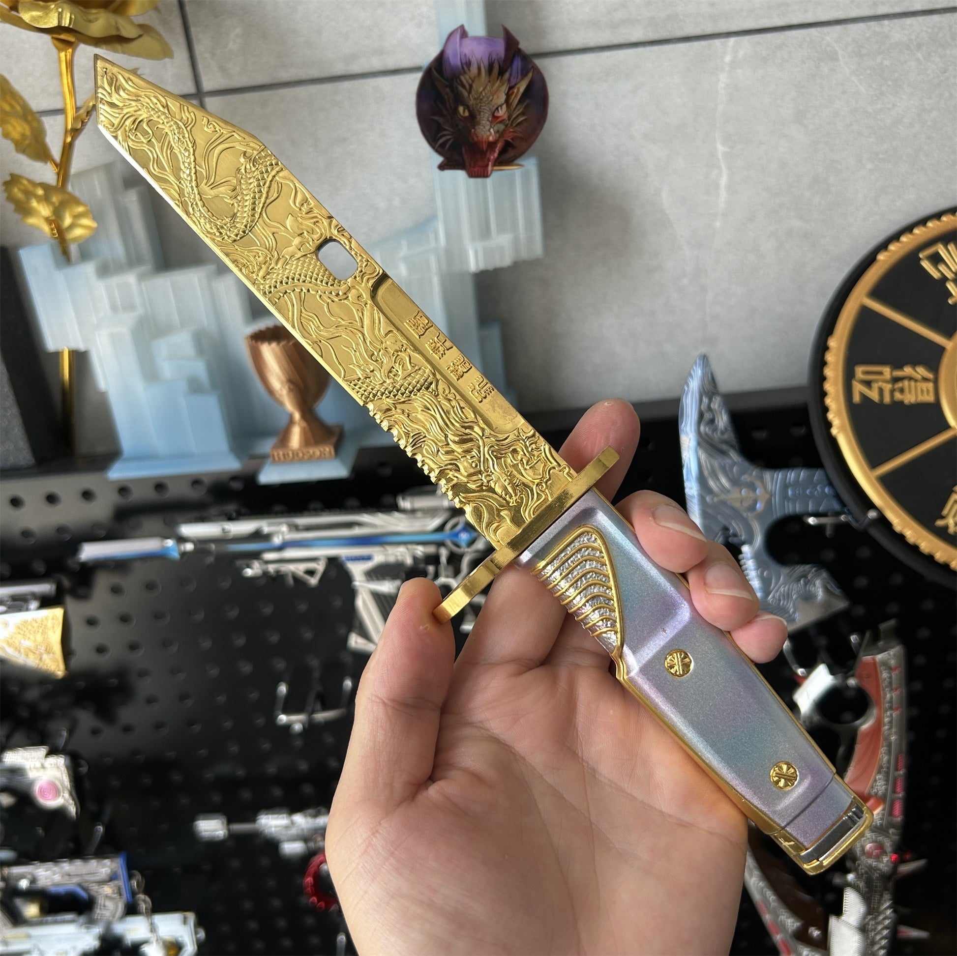Delta Force Game Dragon Tooth Knife Metal Replica