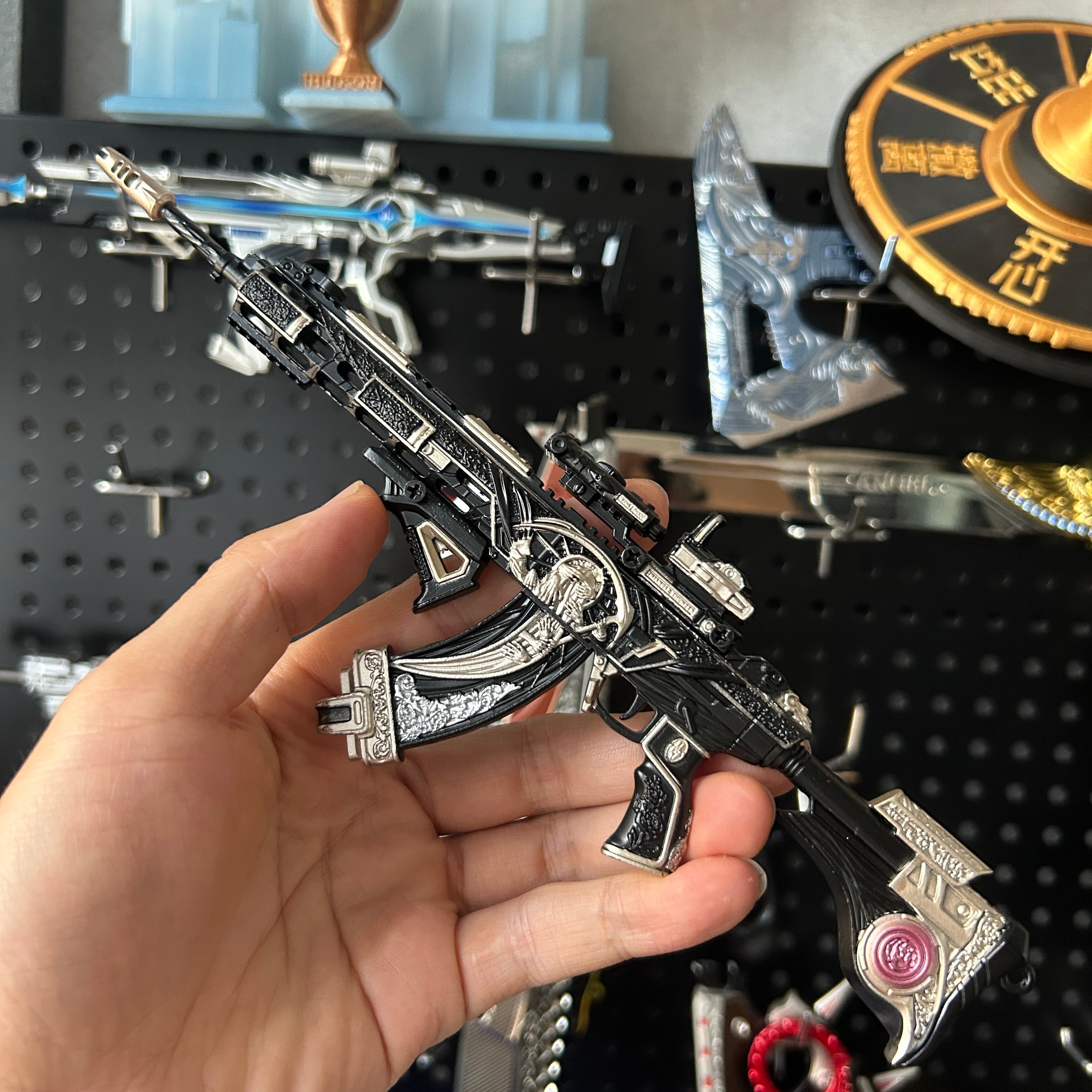 DF Game Tenglong Death Rose Assault Rifle Metal Replica Tiny Gun