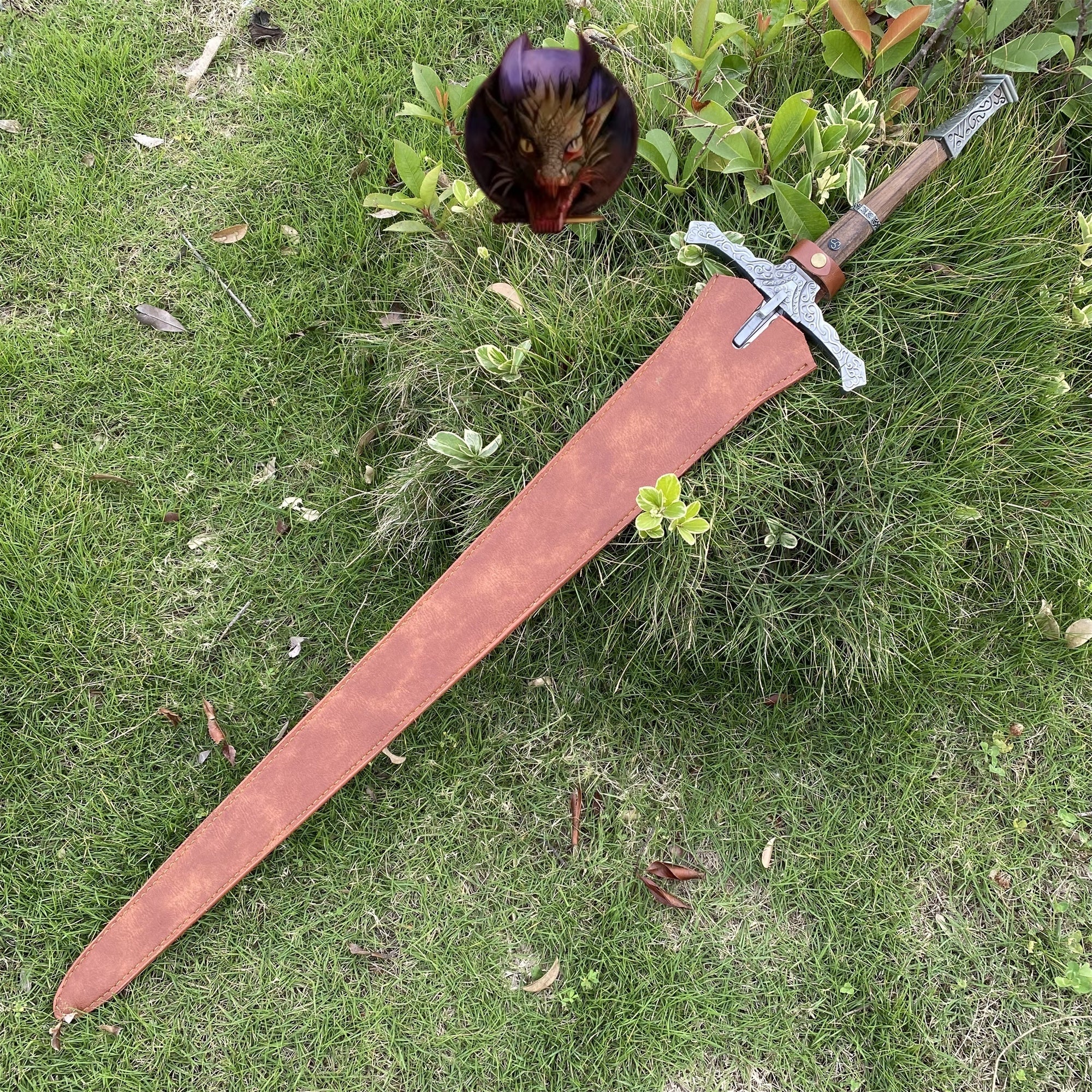 Life-size Replica Inspired By The Knight's Greatsword