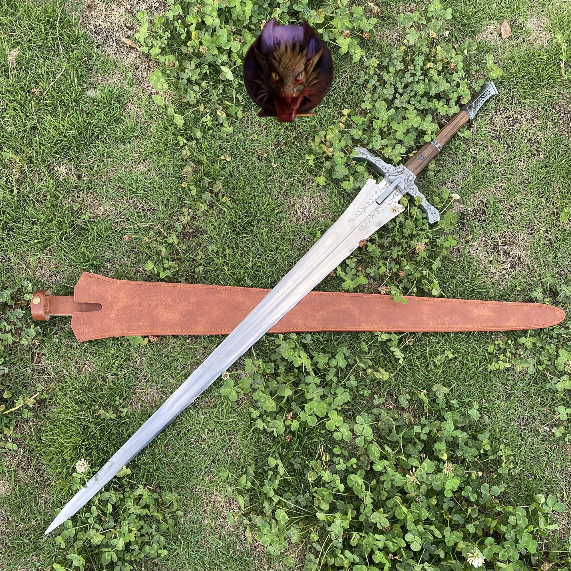 Life-size Replica Inspired By The Knight's Greatsword