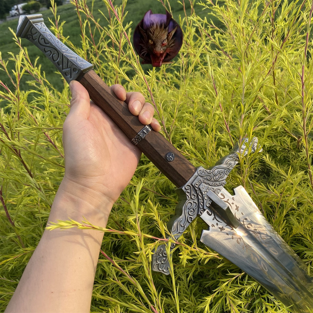 Life-size Replica Inspired By The Knight's Greatsword