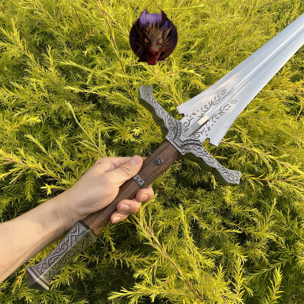 Life-size Replica Inspired By The Knight's Greatsword