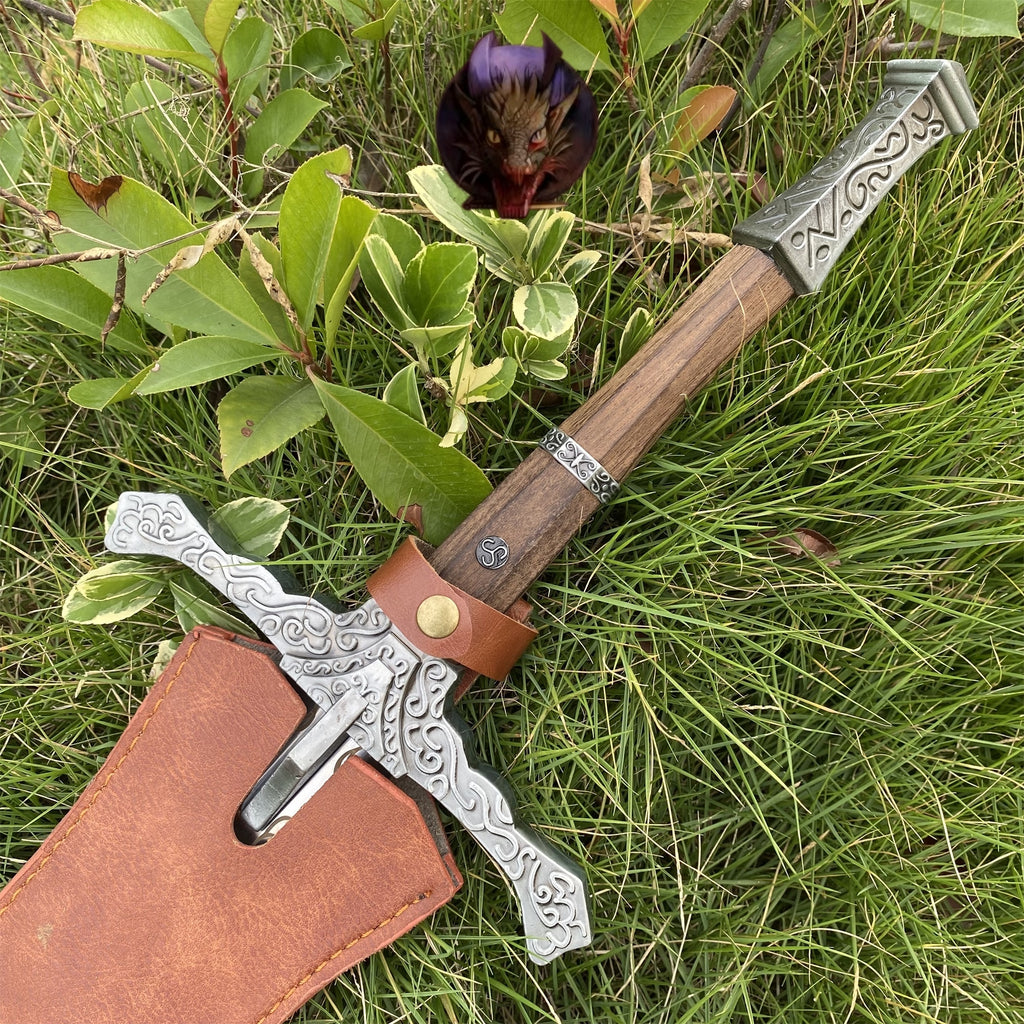Life-size Replica Inspired By The Knight's Greatsword