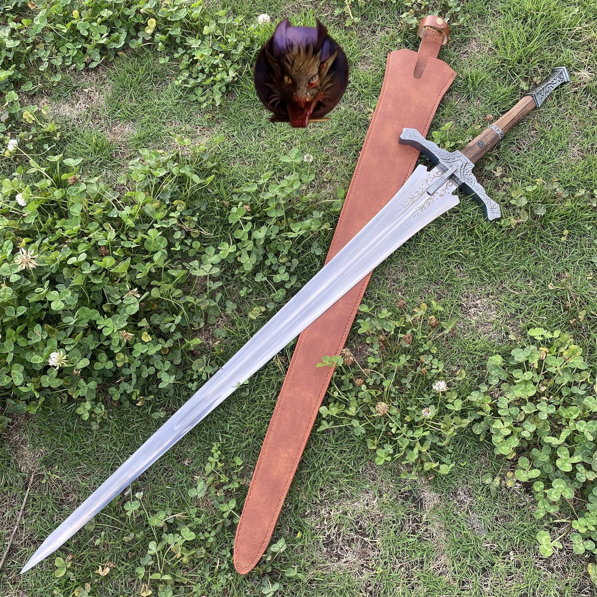 Life-size Replica Inspired By The Knight's Greatsword
