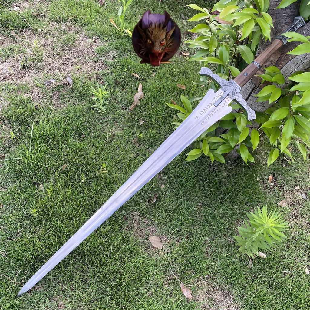 Life-size Replica Inspired By The Knight's Greatsword
