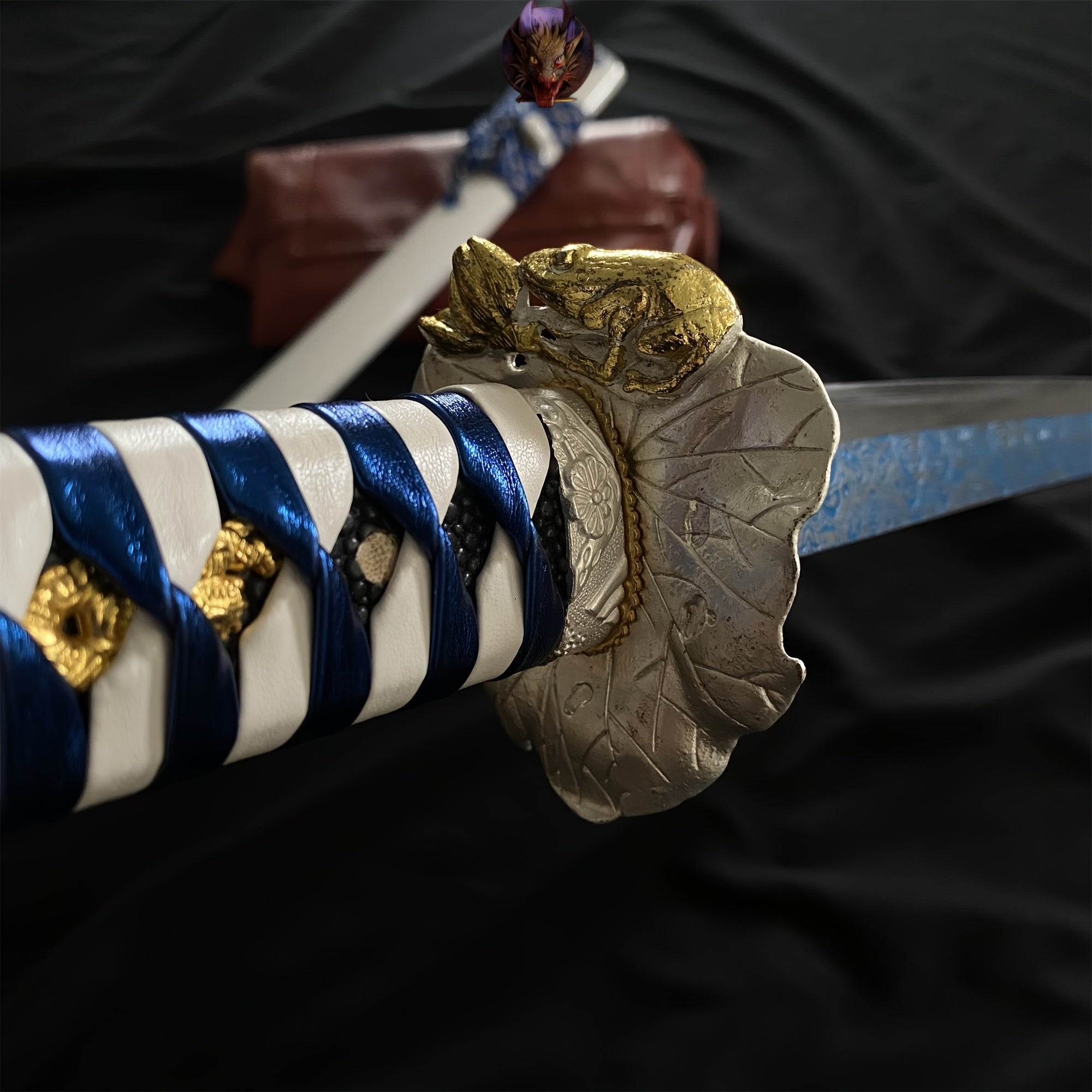 Life-size The Frog Of Lotus Leaves Carbon Steel Katana