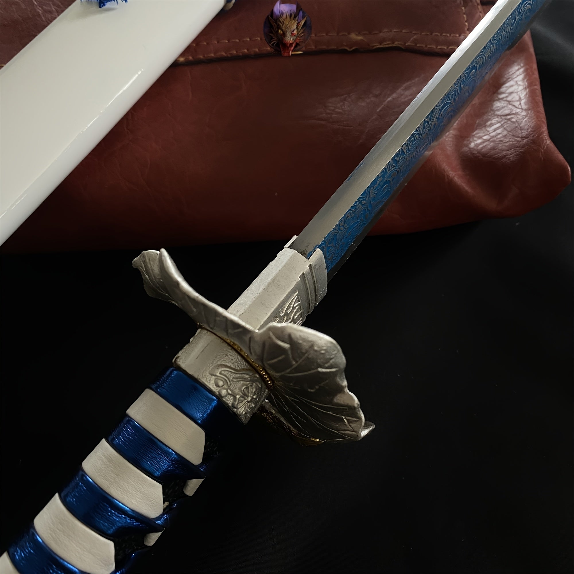 Life-size The Frog Of Lotus Leaves Carbon Steel Katana