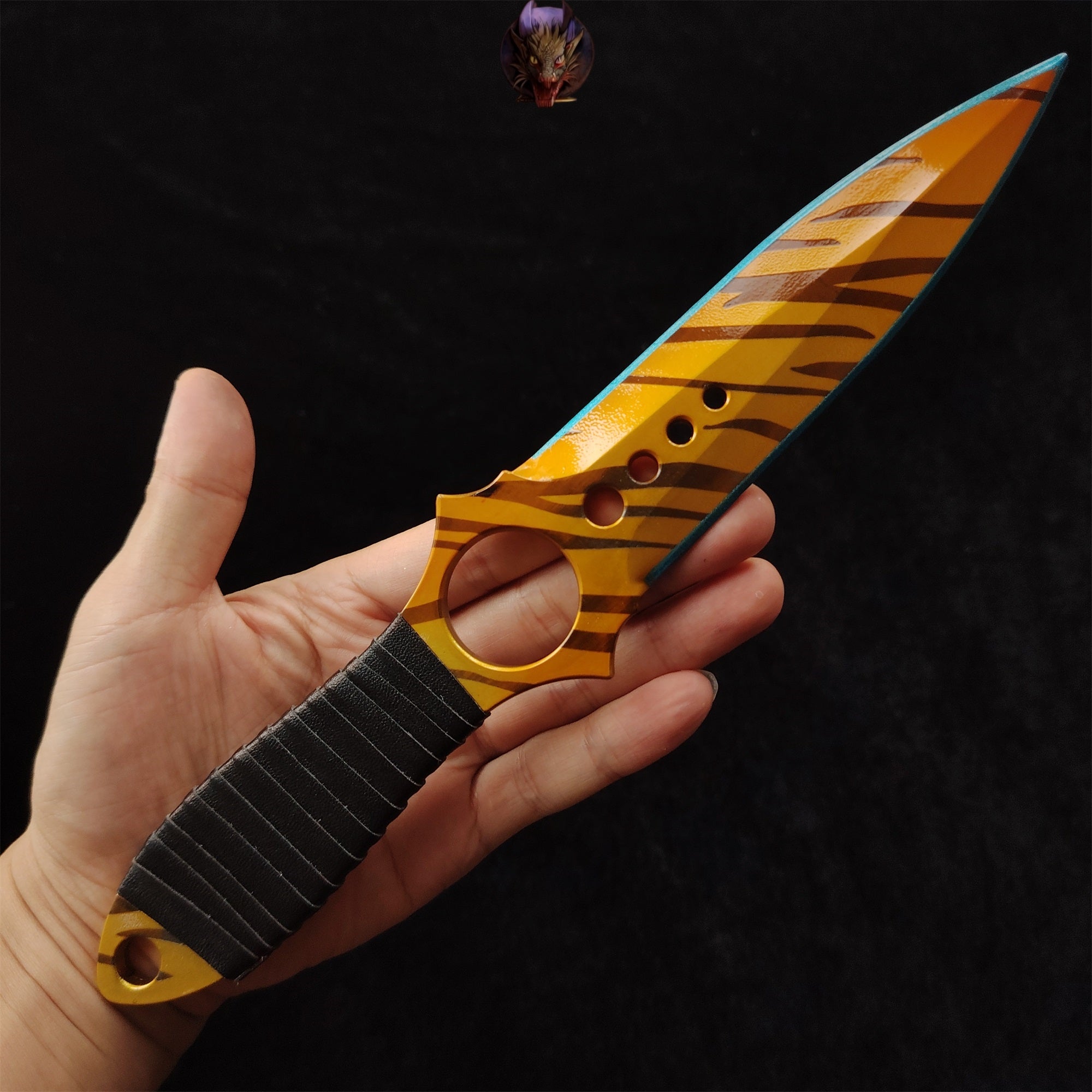 CS Game Skeleton Knife Tiger Tooth Skin Metal Replica