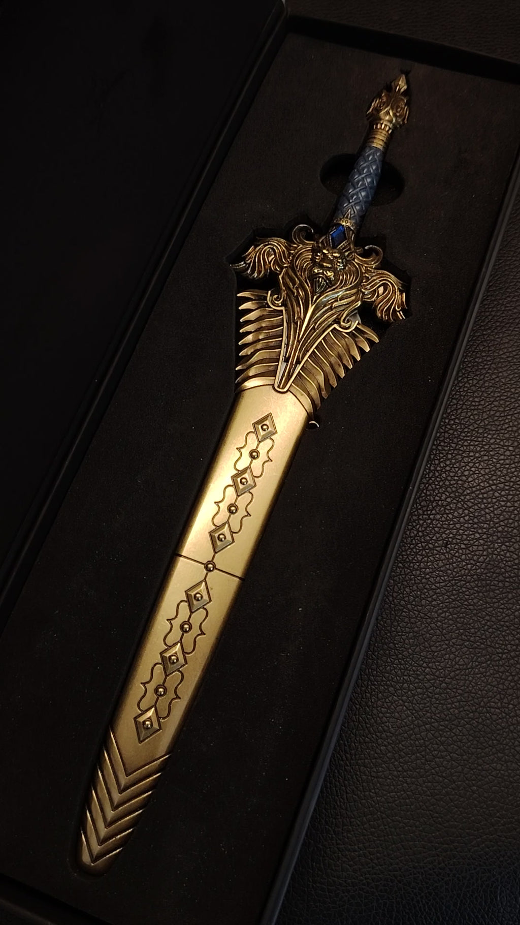 WOW Classical Game 30CM Royale Guard Sword With Gift Box