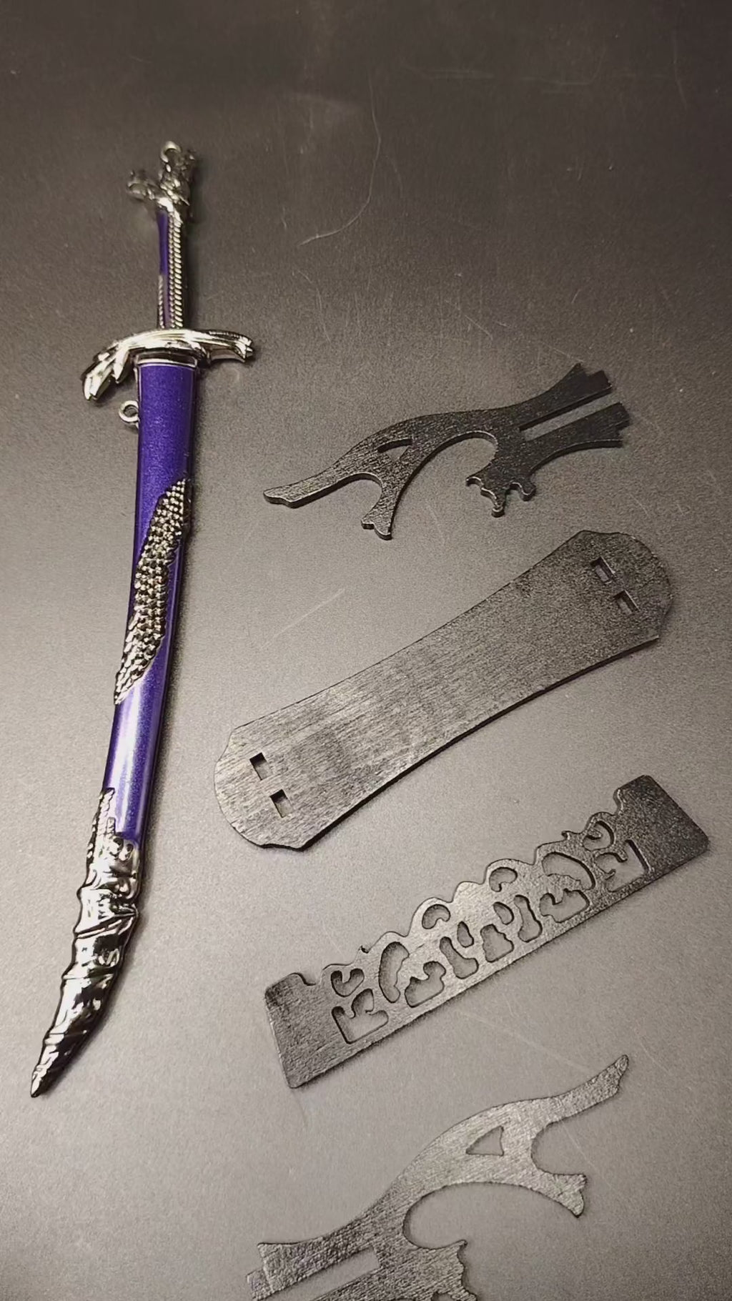 ER Dragonscale Blade Metal Sword 8.7''Replica