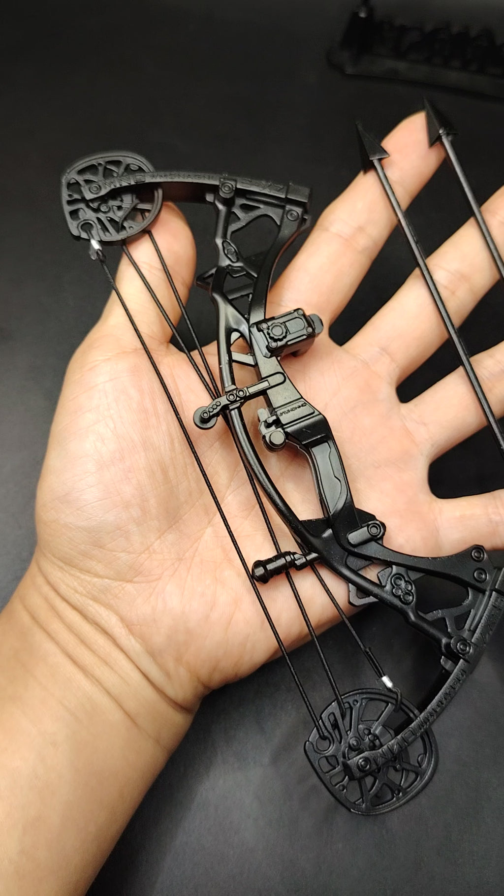 Delta Force Game Composite Bow Miniature Metal Replica