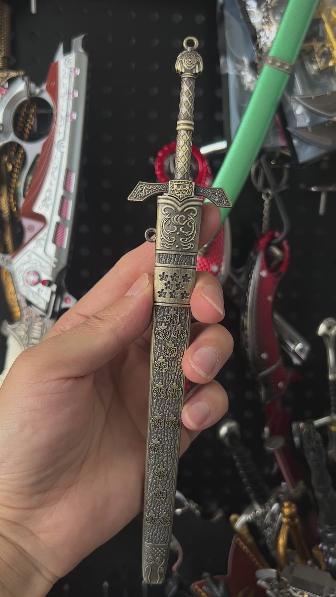 ER Game Banished Knight's Greatsword 22CM Metal Replica